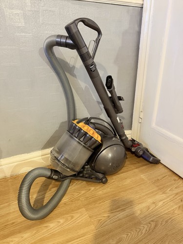 Dyson dc28c bagless cylinder - bagless,