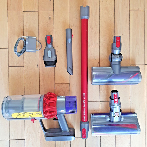 Dyson v10 vacuum cleaner - dyson, in
