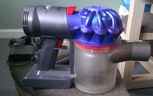 Dyson cordless vacuum - cordless,