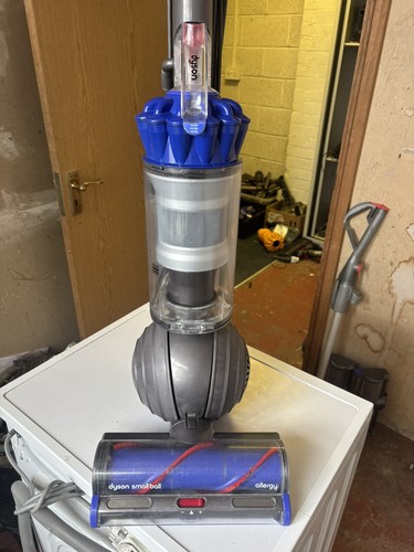 Dyson upright vacuum cleaner - dyson,