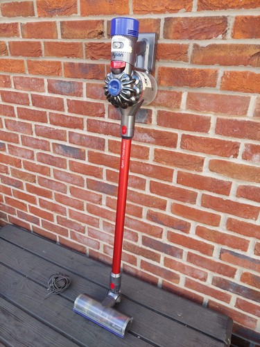 Dyson total clean - v7,