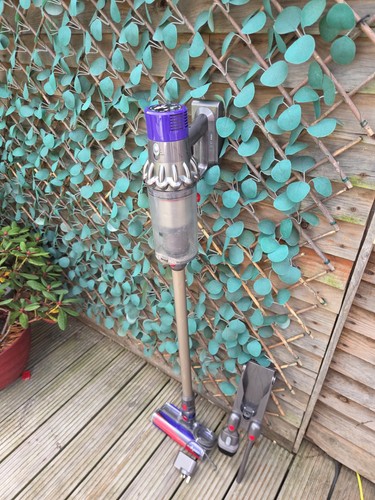 Dyson v10 cyclone absolute - dyson,
